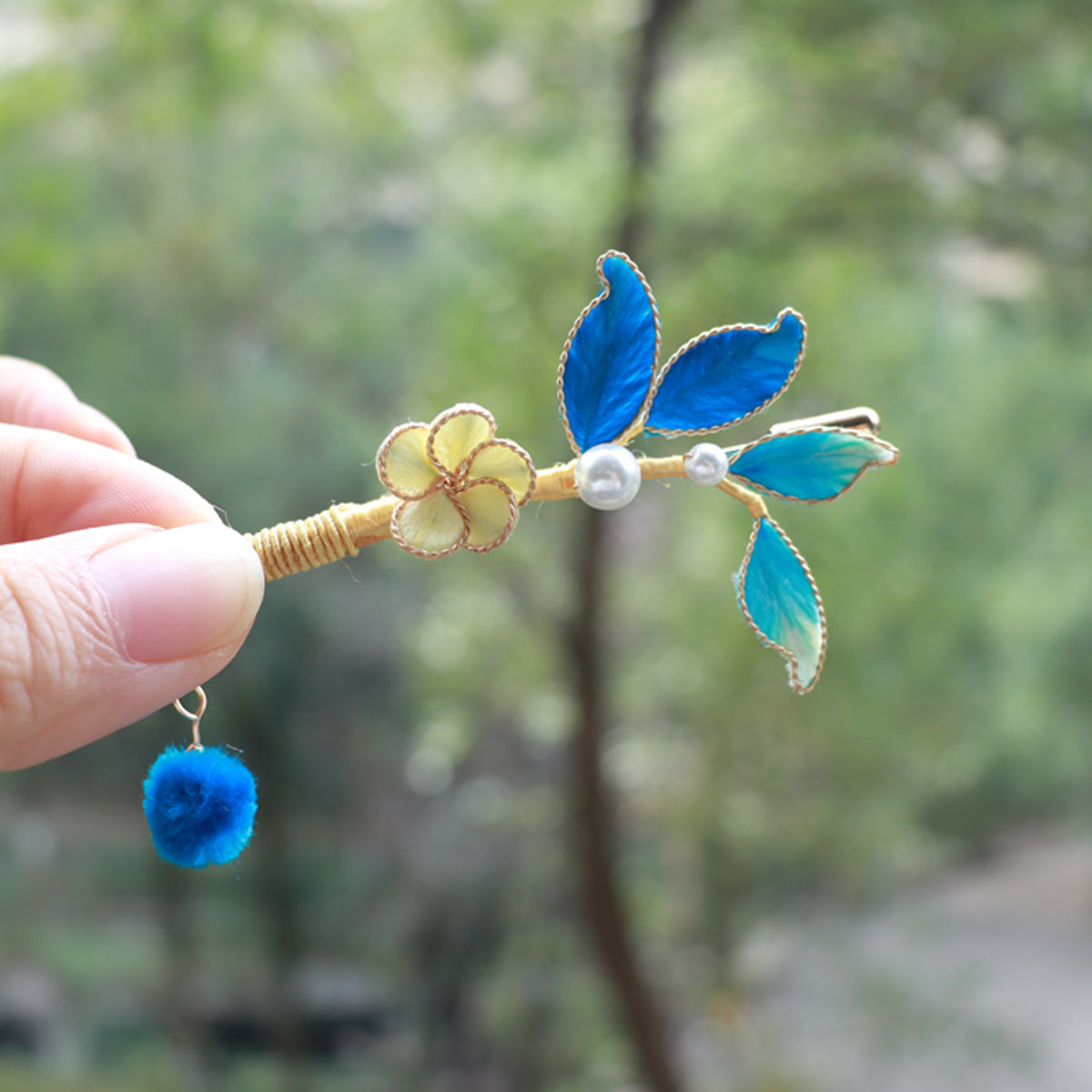 velvet flower breastpin accessory