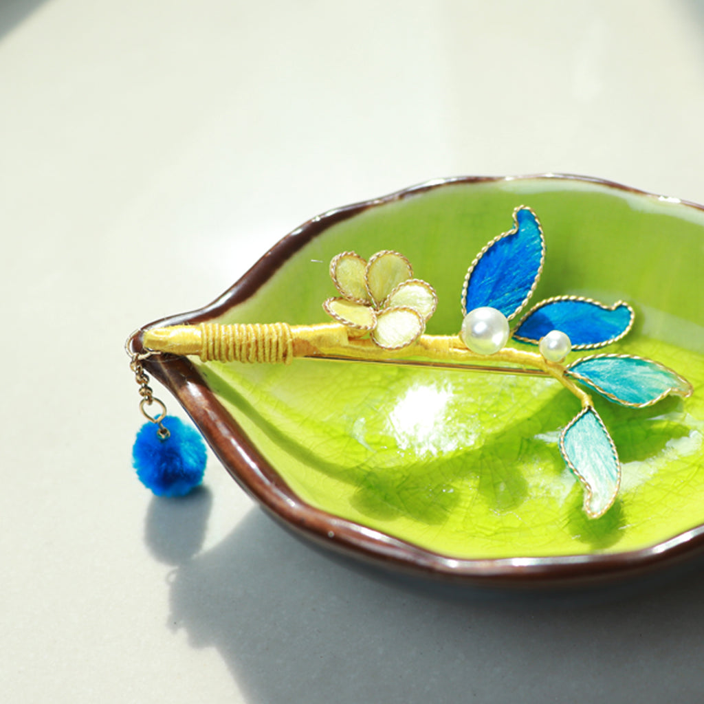 velvet flower breastpin accessory