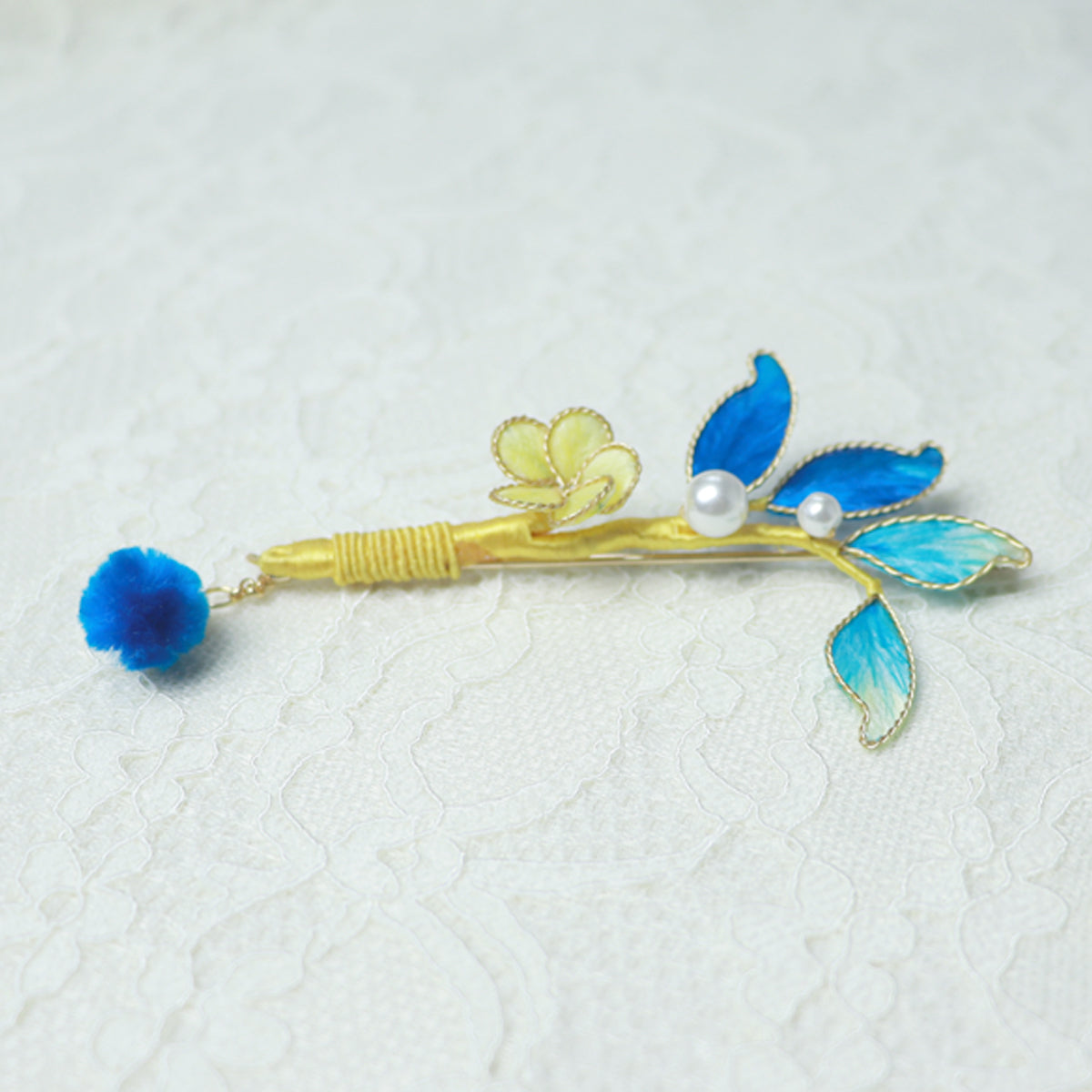 velvet flower breastpin accessory