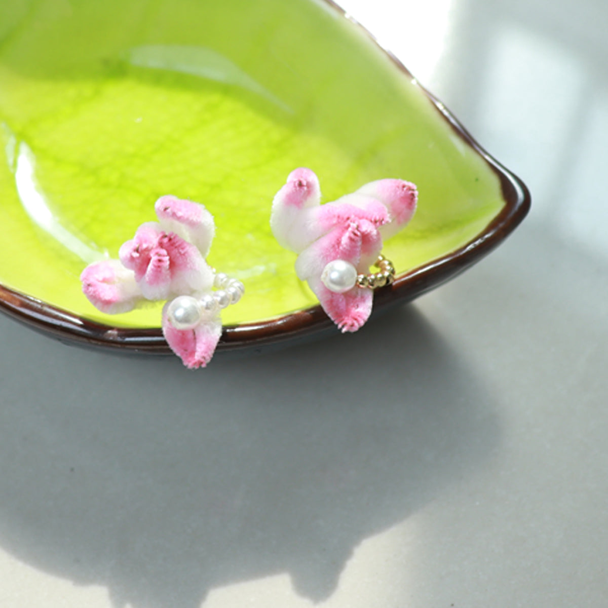 velvet flower pink earstud